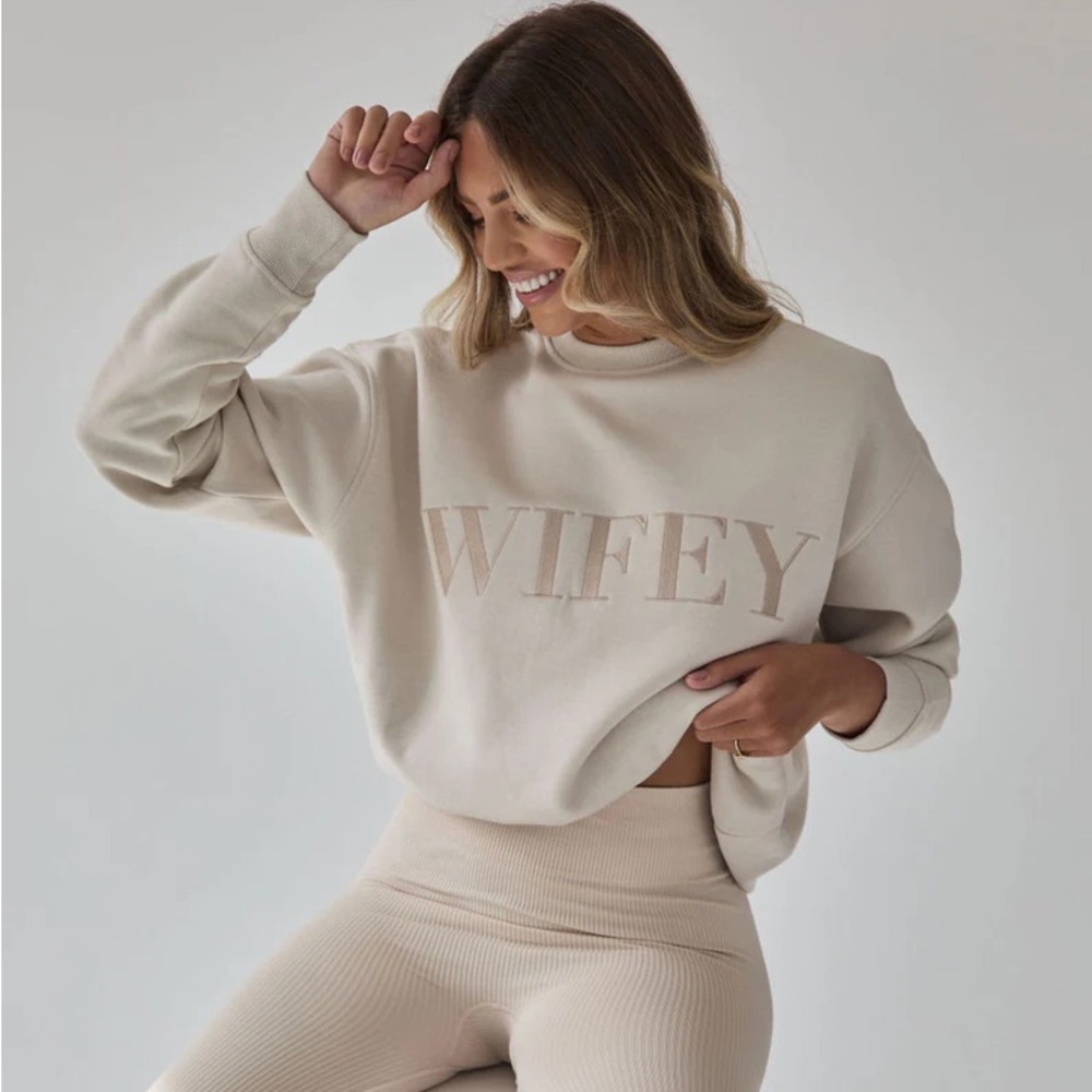Wifey Statement Sweatshirt - Champagne